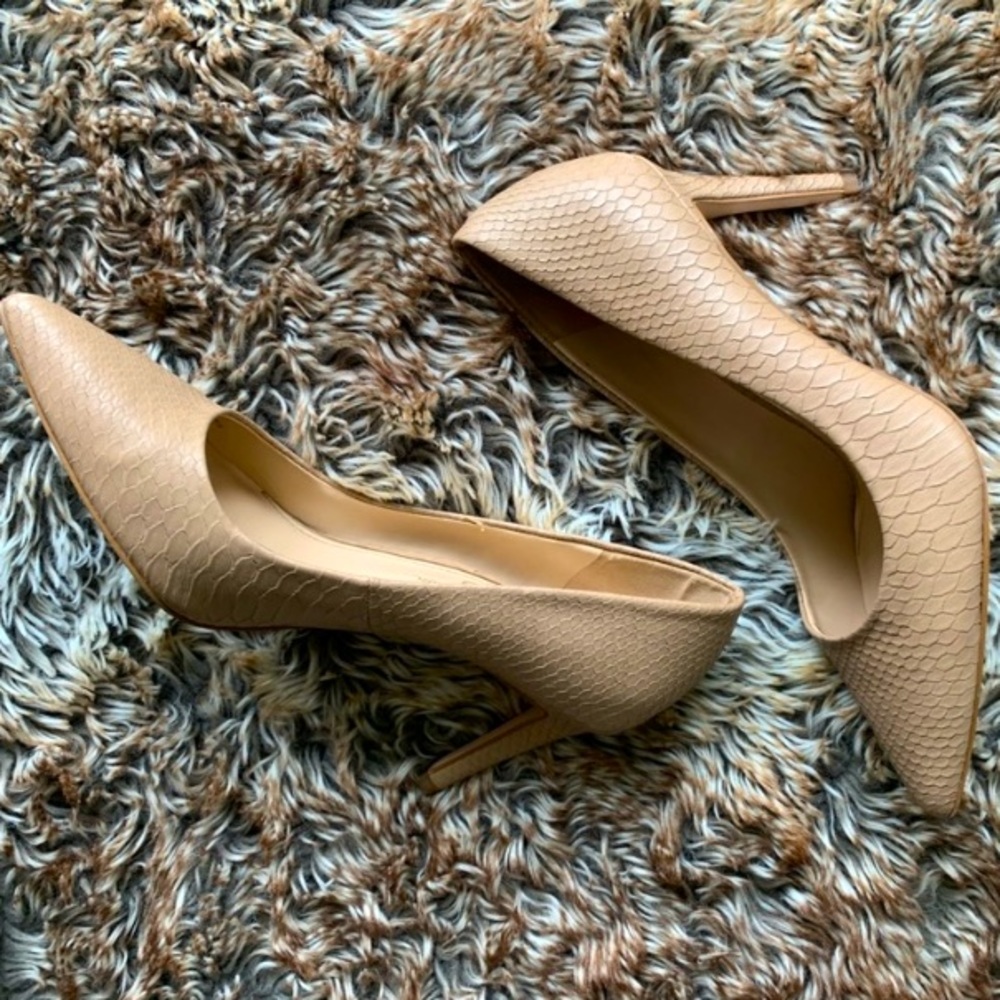 Comfortable, crocodile stilettos ⚜️